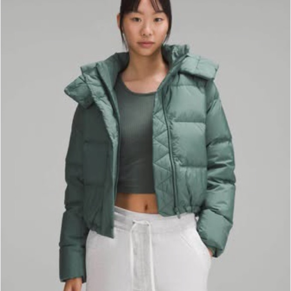 Lululemon Athletica Cropped Wunder Puff Jacket in Medium Forest